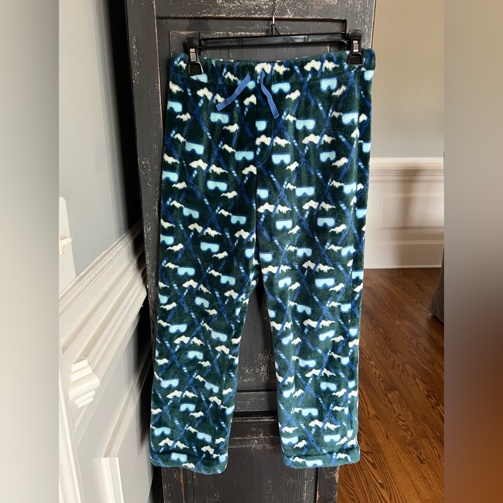 Boys Vineyard Vines Blue and White Fleece Lounge pants. Ski goggle pattern